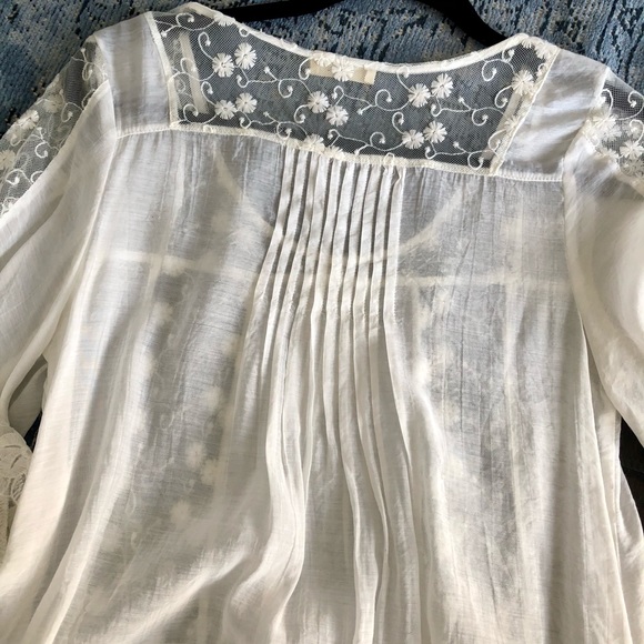 Beautiful blouse like new excellent condition - Picture 2 of 4